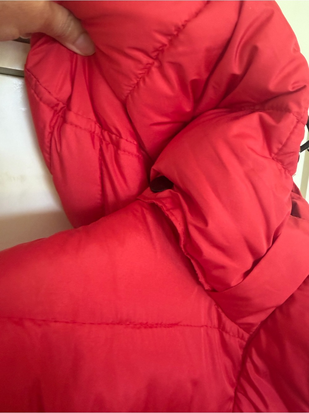 Women's Red Hooded Puffer Jacket - Lightweight Warmth - Picture 4 of 11